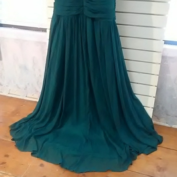 Long green formal dress - Picture 6 of 7
